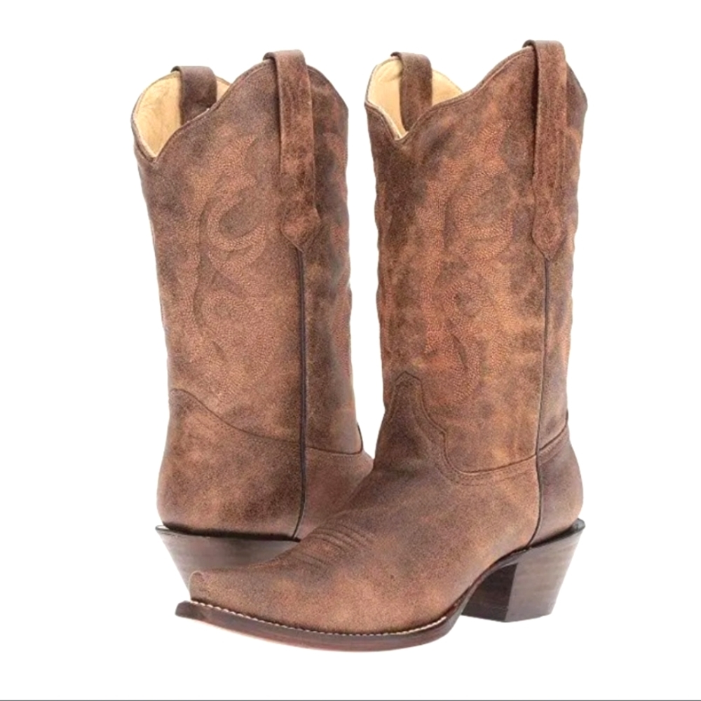 CORRAL Distressed Naham Stitched Leather Snip toe boots 7.5.